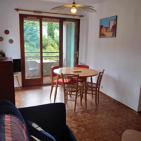 Apartment 4pa32 Dans Avec Piscine Et Parking Collioure