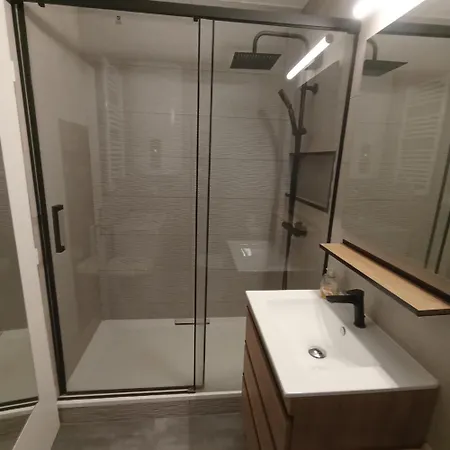 4pa32 Dans Avec Piscine Et Parking Collioure